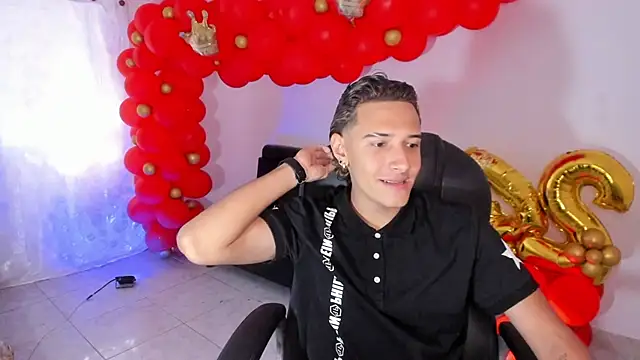 Hayden Boy  online show from 11-22-25, 07:13