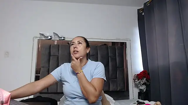 Salmma Milf online show from 05-20-26, 11:38
