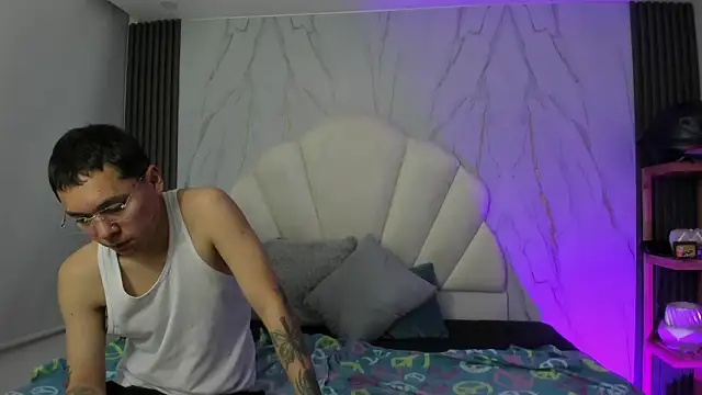 AnnieAndLeandro online show from 02-04-26, 10:26