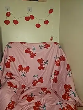 Snapshot of LucyMiax chatting on 02-18-26, 08:27 LucyMiax online show from 02-18-26, 08:27