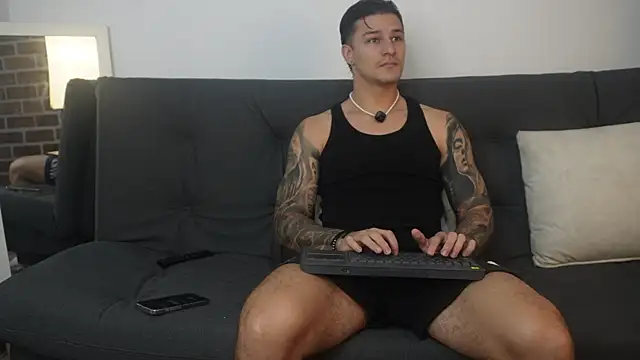 Snapshot of Dominick_walker chatting on 01-13-26, 03:50 Dominick walker online show from 01-13-26, 03:50