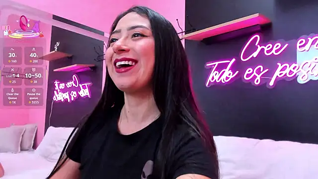 JuliethCruz  online show from 01-10-26, 10:50