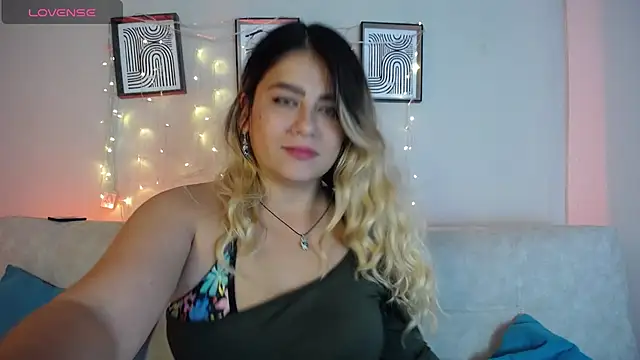 Sweet Bella Valery online show from 04-24-26, 10:23