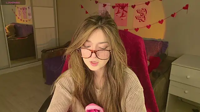 Snapshot of BellaSink chatting on 12-16-25, 05:34 BellaSink online show from 12-16-25, 05:34