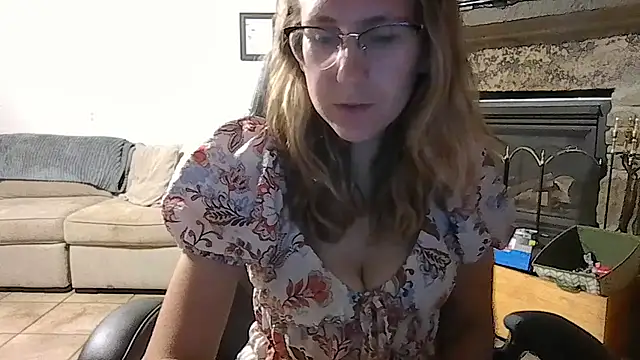 Snapshot of pleasureme24k chatting on 10-22-25, 02:45 pleasureme24k online show from 10-22-25, 02:45