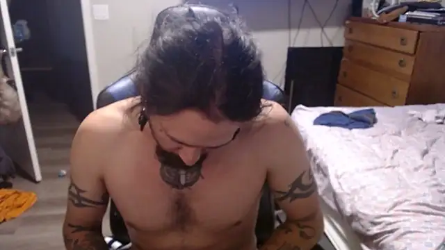 Snapshot of KatMan2869 chatting on 05-19-26, 12:11 KatMan2869 online show from 05-19-26, 12:11