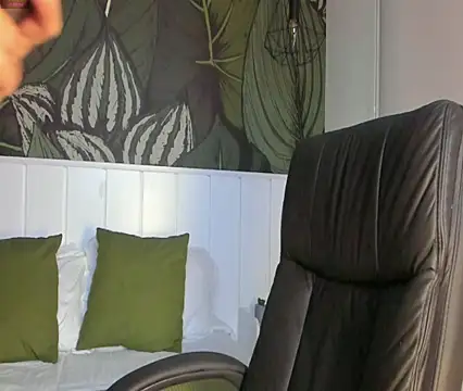 Mike montoya01 online show from 10-22-25, 06:02