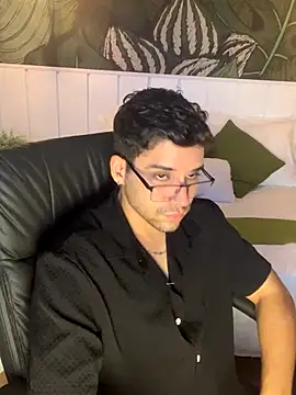 Mike montoya01 online show from 10-24-25, 01:46