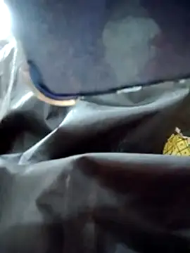 Snapshot of Bella-xx2 chatting on 10-30-25, 02:02 Bella-xx2 online show from 10-30-25, 02:02