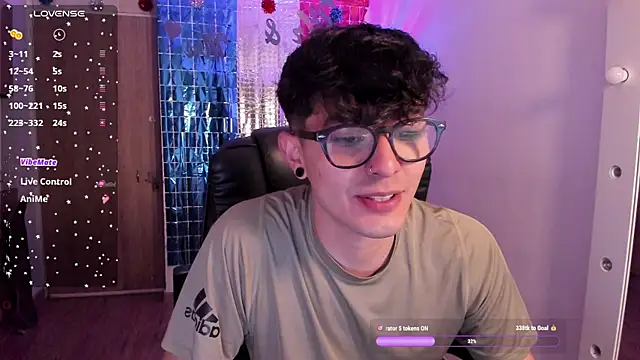 Mikeyvioleta  online show from 07-29-26, 08:01