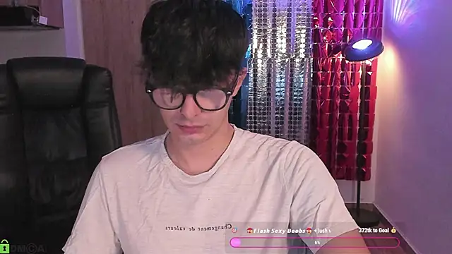 Mikeyvioleta  online show from 07-31-26, 09:09