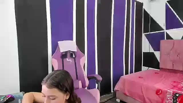 scarleth18 online show from 12-13-25, 07:53