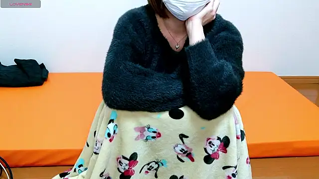 Snapshot of miyuki2000 chatting on 11-26-25, 07:42 miyuki2000 online show from 11-26-25, 07:42