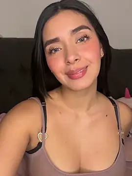 MiaSofia   online show from 12-17-25, 05:13