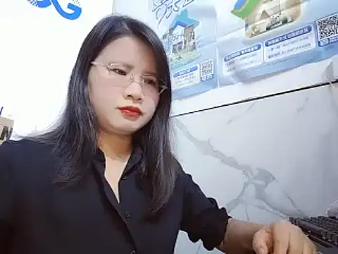 Snapshot of Rose-128 chatting on 10-21-25, 01:50 Rose-128 online show from 10-21-25, 01:50