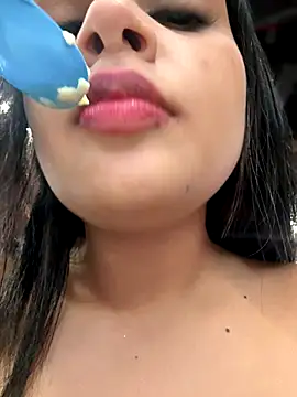 Lucianacuoper online show from 11-21-25, 07:34