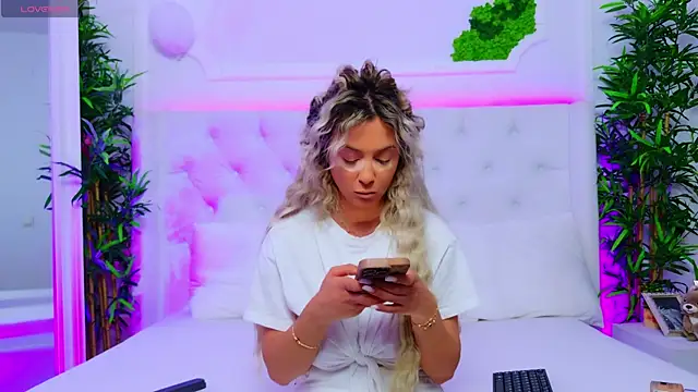 AriannaSins online show from 11-03-25, 01:23