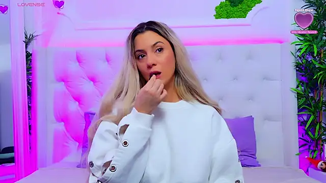 AriannaSins online show from 12-19-25, 02:35