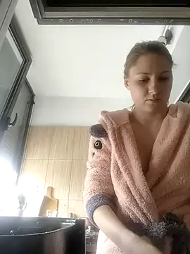 SandyCassie online show from 03-12-26, 09:37