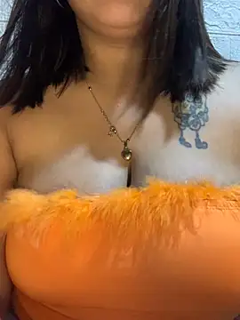 Snapshot of MommyHot22 chatting on 10-16-25, 05:52 MommyHot22 online show from 10-16-25, 05:52