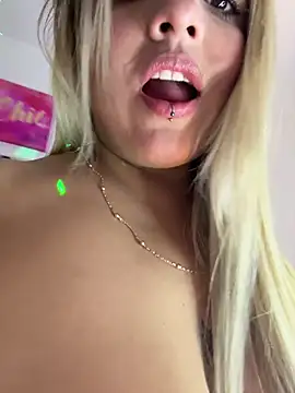 Snapshot of _Ninasanz chatting on 02-10-26, 02:48 Ninasanz online show from 02-10-26, 02:48