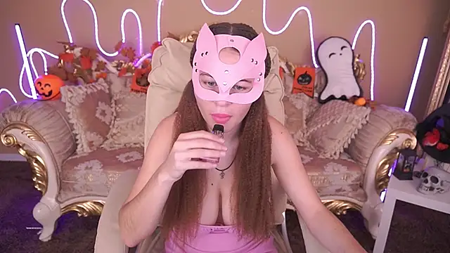 QueenEvieX online show from 10-30-25, 06:59