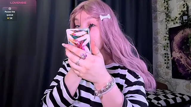 Snapshot of CordieRonsini chatting on 10-17-25, 07:05 CordieRonsini online show from 10-17-25, 07:05