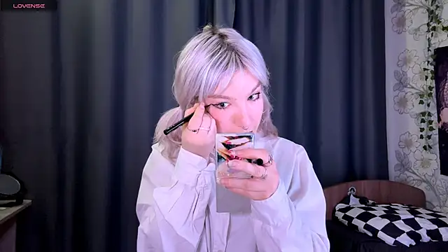 Snapshot of CordieRonsini chatting on 10-18-25, 07:14 CordieRonsini online show from 10-18-25, 07:14