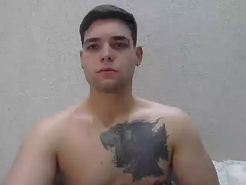 Snapshot of Zure-xxx chatting on 05-10-26, 12:16 Zure-xxx online show from 05-10-26, 12:16