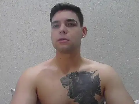 Snapshot of Zure-xxx chatting on 05-13-26, 11:55 Zure-xxx online show from 05-13-26, 11:55