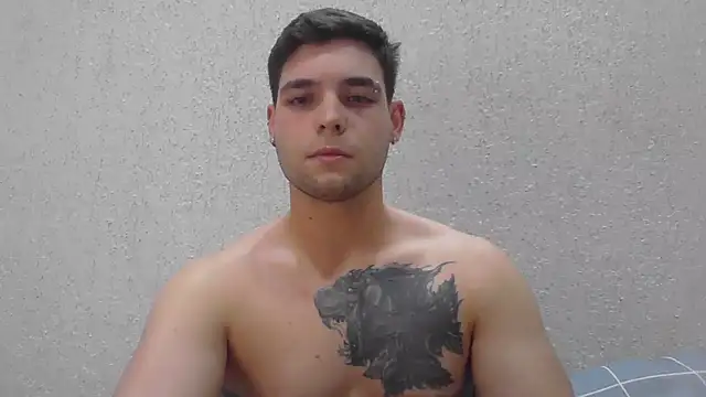 Snapshot of Zure-xxx chatting on 05-26-26, 01:34 Zure-xxx online show from 05-26-26, 01:34