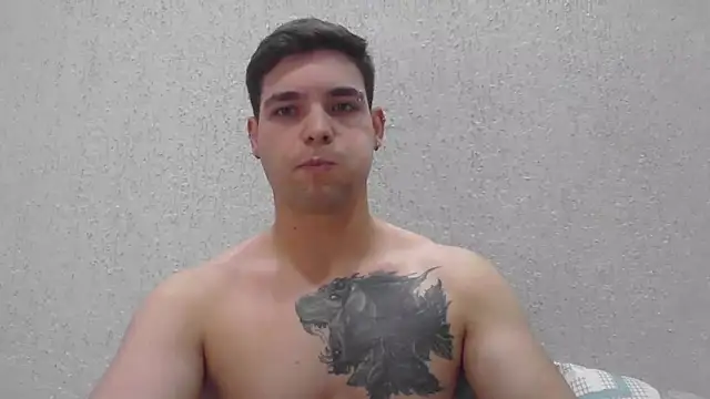 Snapshot of Zure-xxx chatting on 05-28-26, 12:30 Zure-xxx online show from 05-28-26, 12:30