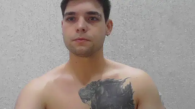 Snapshot of Zure-xxx chatting on 06-06-26, 05:34 Zure-xxx online show from 06-06-26, 05:34