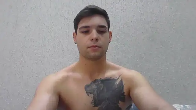 Snapshot of Zure-xxx chatting on 06-09-26, 12:33 Zure-xxx online show from 06-09-26, 12:33