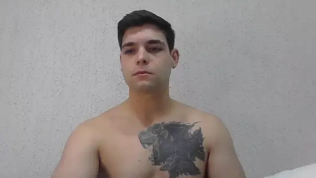 Snapshot of Zure-xxx chatting on 06-11-26, 12:32 Zure-xxx online show from 06-11-26, 12:32