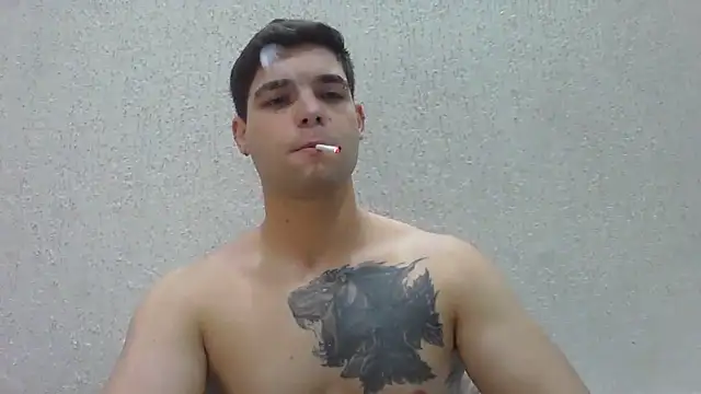 Snapshot of Zure-xxx chatting on 06-12-26, 01:37 Zure-xxx online show from 06-12-26, 01:37