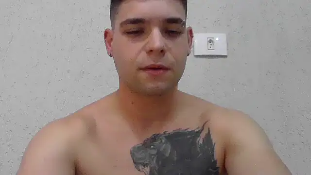 Snapshot of Zure-xxx chatting on 07-27-26, 02:29 Zure-xxx online show from 07-27-26, 02:29