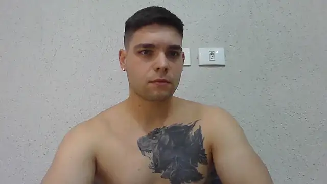 Snapshot of Zure-xxx chatting on 07-28-26, 02:18 Zure-xxx online show from 07-28-26, 02:18