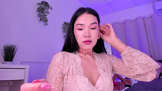 Snapshot of Divine_Madeleine chatting on 06-07-26, 05:55 Divine Madeleine online show from 06-07-26, 05:55
