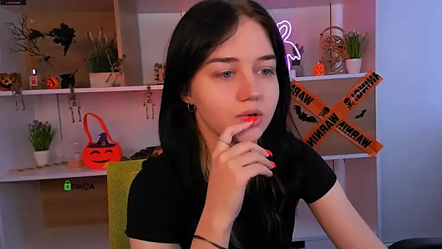 Snapshot of miki_ti chatting on 10-30-25, 09:22 miki ti online show from 10-30-25, 09:22