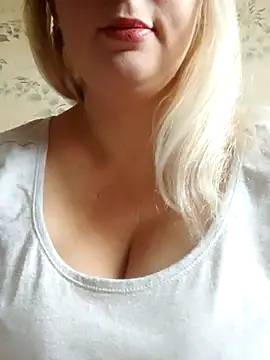 Snapshot of PaigexLynn chatting on 10-17-25, 07:22 PaigexLynn online show from 10-17-25, 07:22