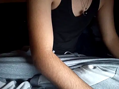 Snapshot of esmermoon chatting on 03-07-26, 12:07 esmermoon online show from 03-07-26, 12:07