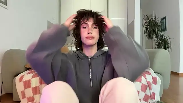 kira yoshika9e online show from 04-25-26, 01:36