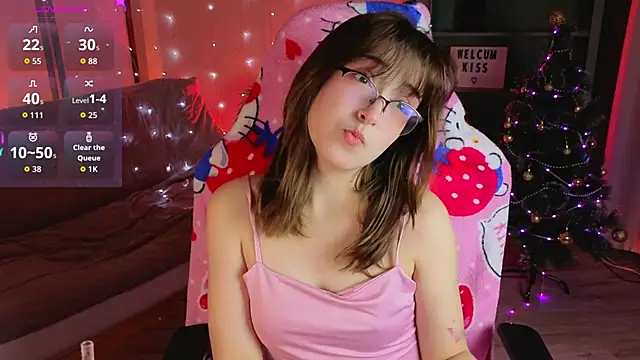 Snapshot of Soffi_Toffi chatting on 12-18-25, 05:46 Soffi Toffi online show from 12-18-25, 05:46