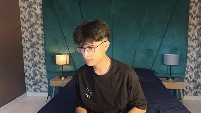 Aaron Eze online show from 11-29-25, 09:29