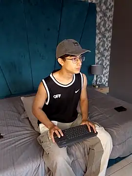 Aaron Eze online show from 02-08-26, 09:40