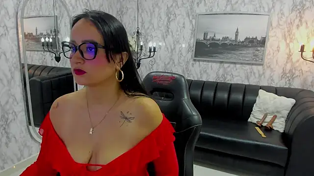 Snapshot of AlexandraMilff chatting on 11-23-25, 04:01 AlexandraMilff online show from 11-23-25, 04:01