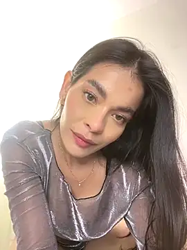 Esmeraldalcl online show from 11-18-25, 09:08