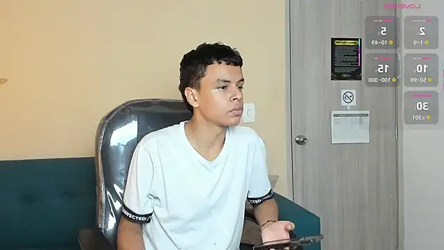 Xavier Fox    online show from 11-07-25, 04:23