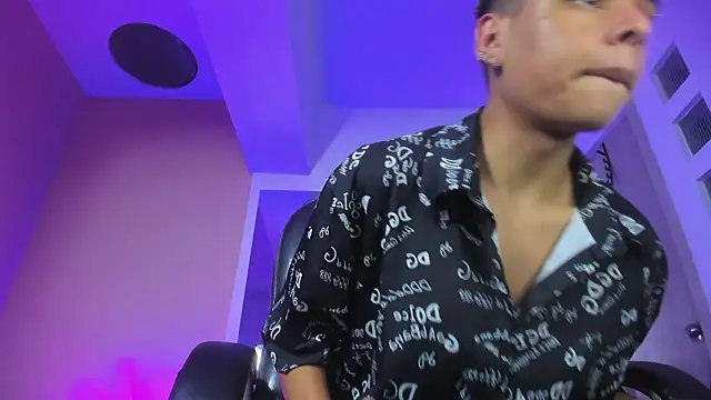 Xavier Fox    online show from 03-05-26, 03:57